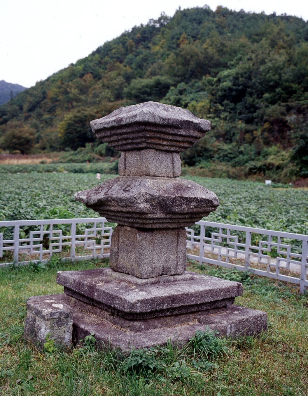 [문화유산자료  103호] 영천 공덕동 삼층석탑