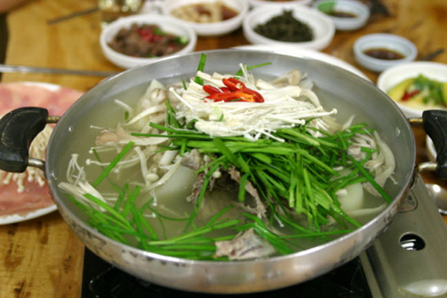 상주 꿩 전골 요리