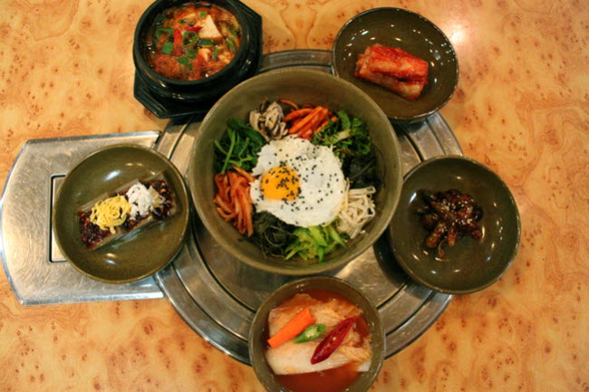 산채비빕밥 한상차림