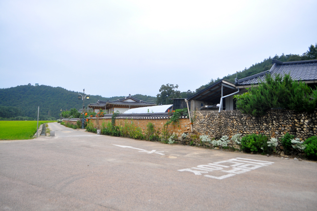 닭실한과마을 입구