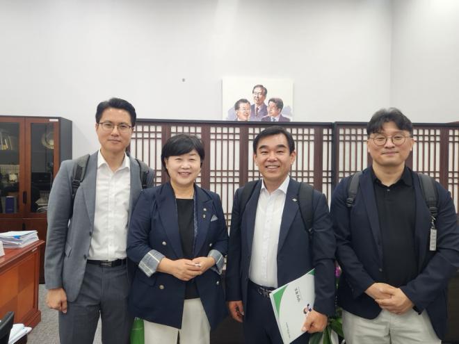 bbs_bodo/DDCAE047F4B14E3F847B9FA022BE5C59.jpg|③_국회_법사위원장_면담(1).jpg