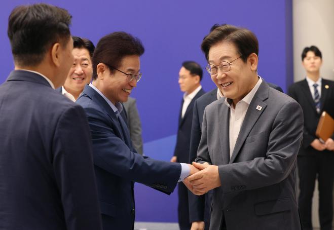 bbs_bodo/EA39A6AD549B4CA0914398B600F5F421.jpg|2. (참고) 1일 시도지사협의회 방문 장면.jpg